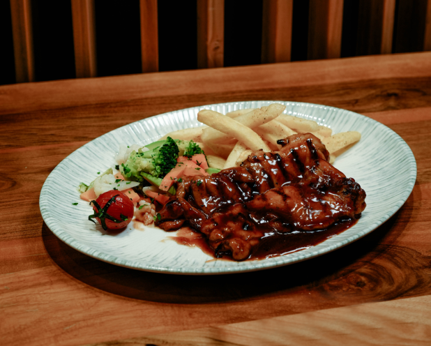 BARBEKÜ SOSLU PİLİÇ IZGARA