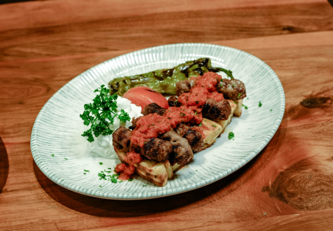 BAZLAMA YOĞURTLU KÖFTE